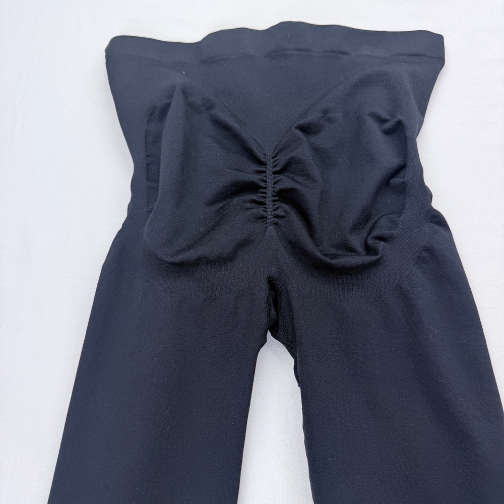 Women's Maternity Black Capri Leggings - Tummy support (2 pair) - Picture 5 of 9